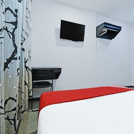 Super Oyo 992 Orange Hotel Kuala Pilah Dış mekan fotoğraf