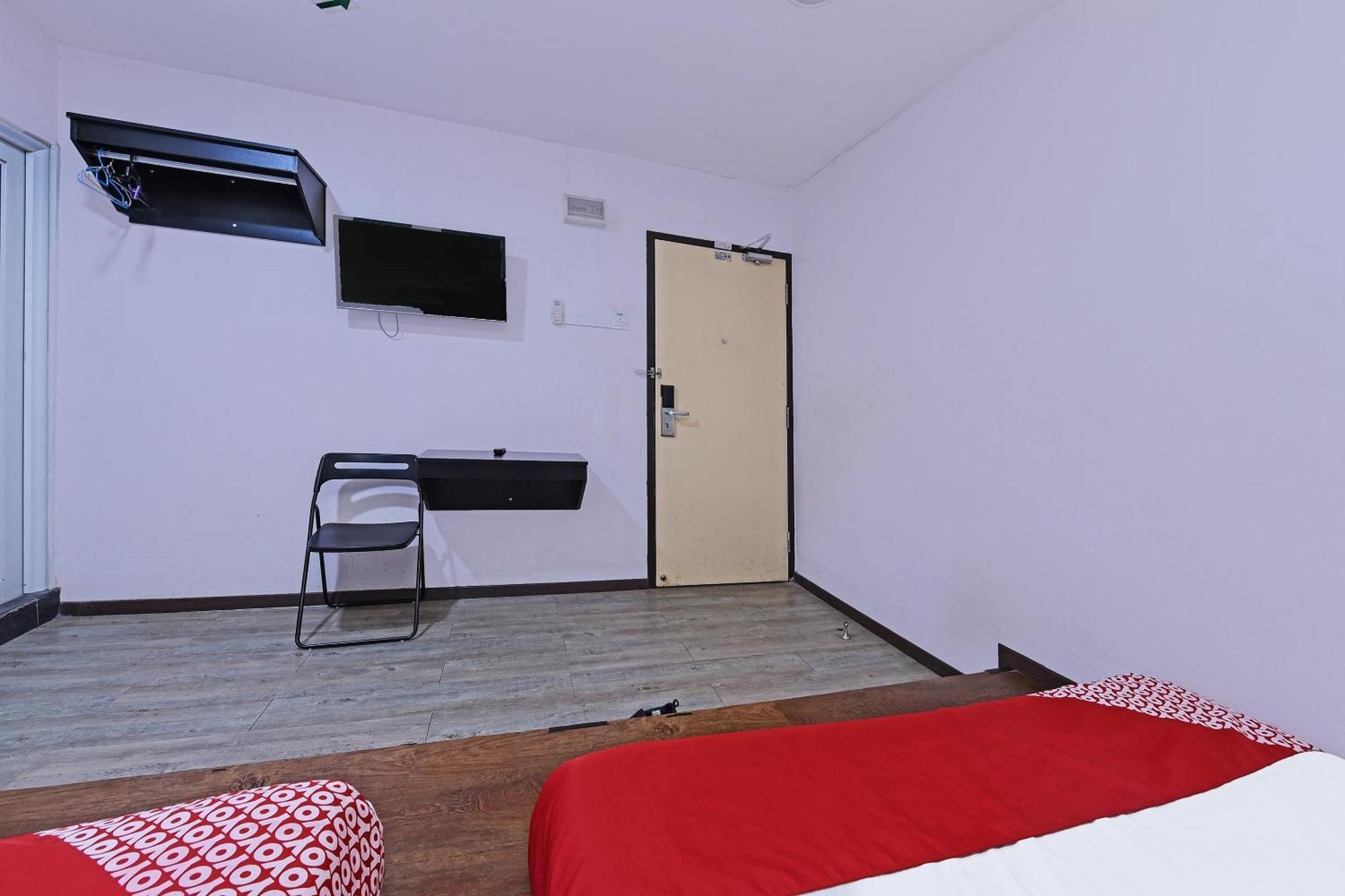 Super Oyo 992 Orange Hotel Kuala Pilah Dış mekan fotoğraf