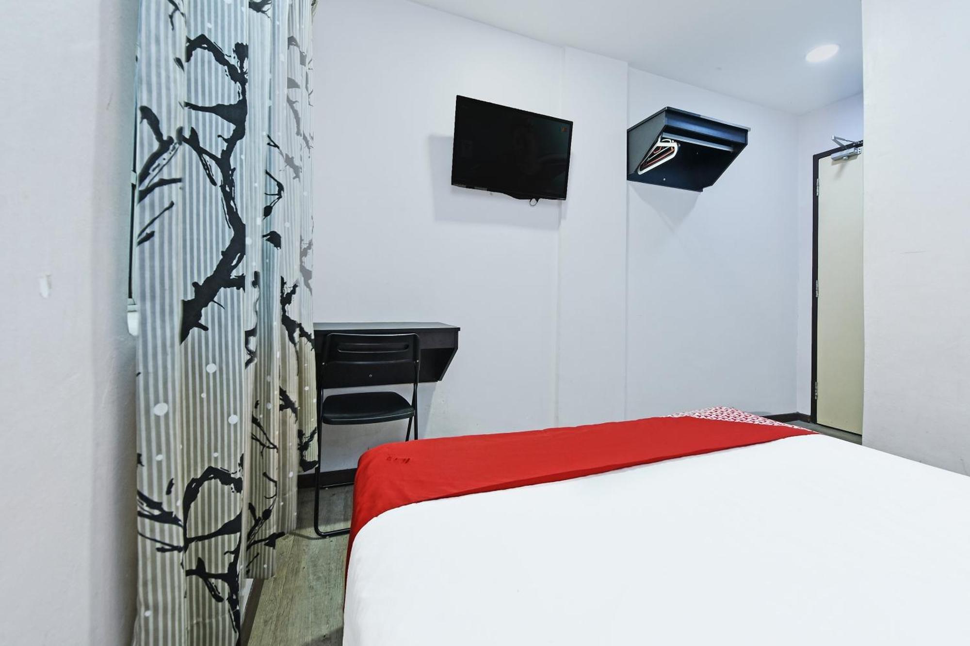 Super Oyo 992 Orange Hotel Kuala Pilah Dış mekan fotoğraf