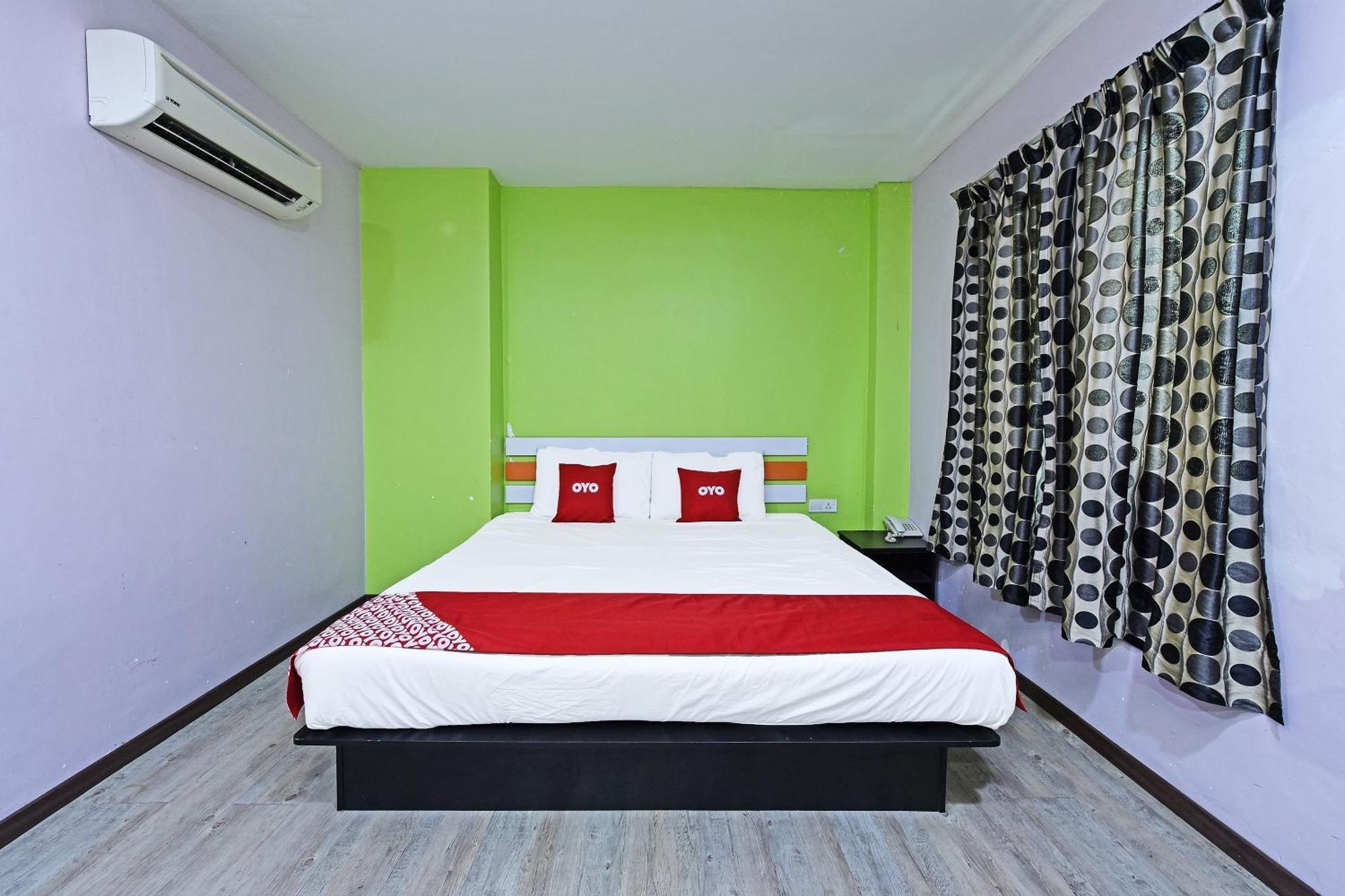Super Oyo 992 Orange Hotel Kuala Pilah Dış mekan fotoğraf