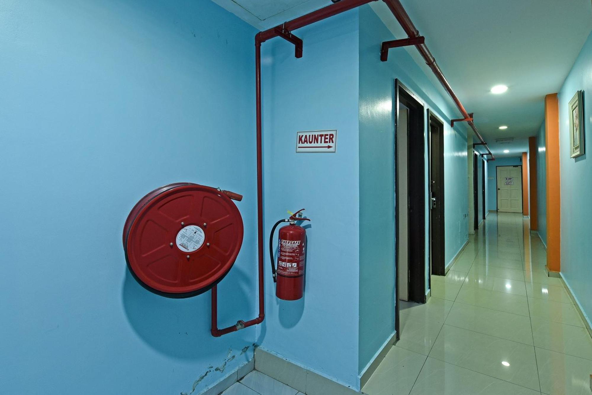 Super Oyo 992 Orange Hotel Kuala Pilah Dış mekan fotoğraf