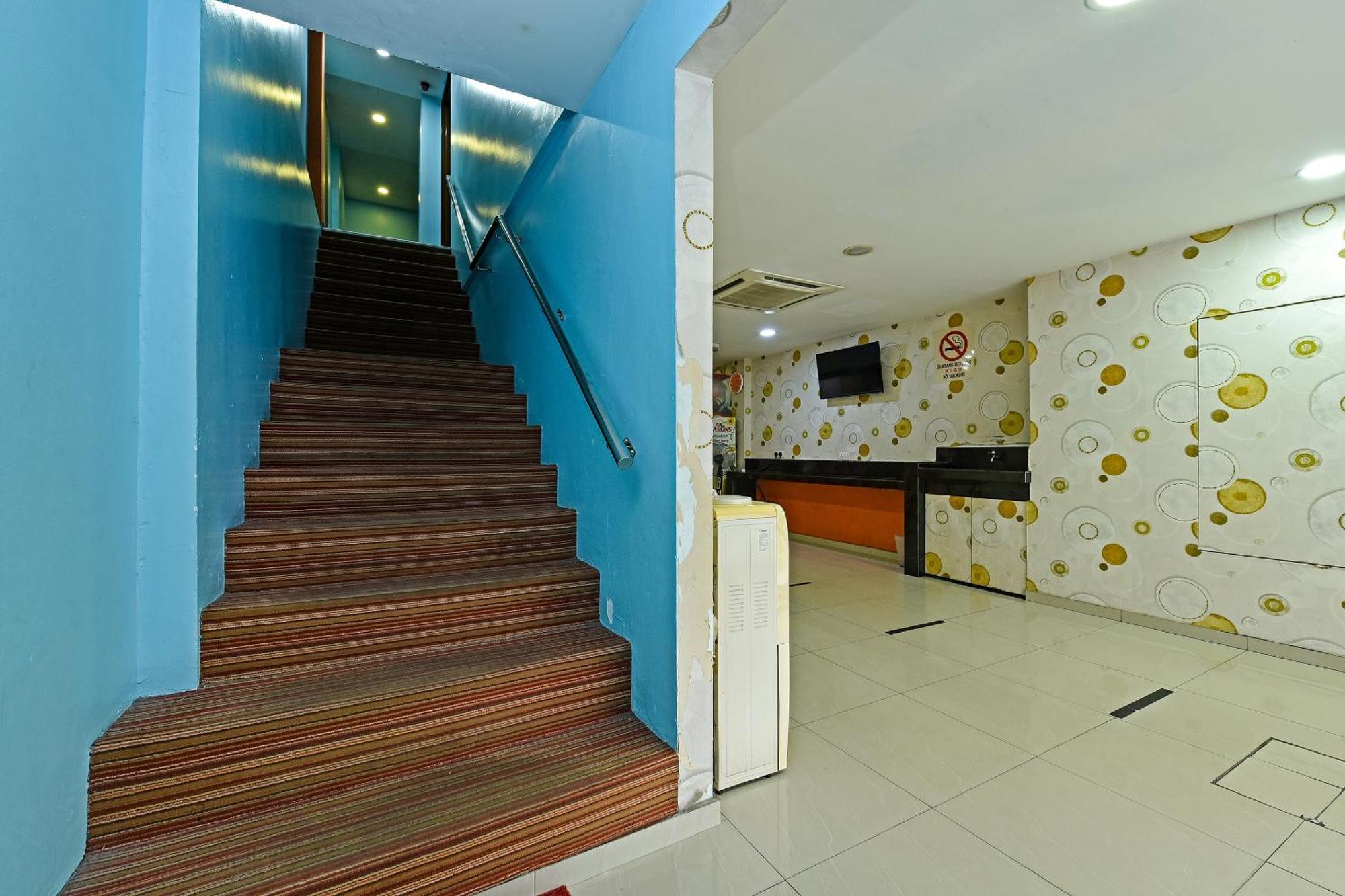 Super Oyo 992 Orange Hotel Kuala Pilah Dış mekan fotoğraf