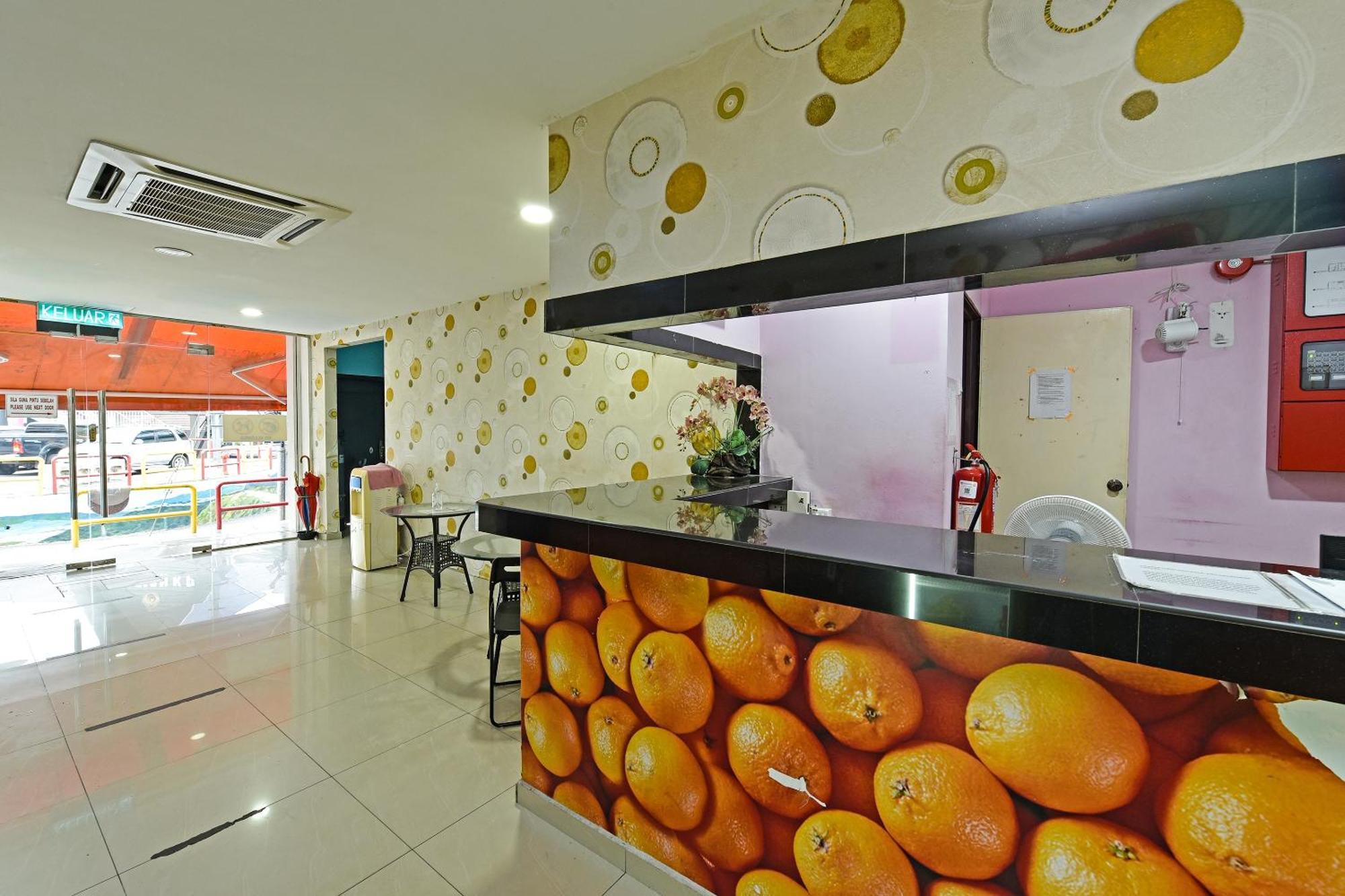 Super Oyo 992 Orange Hotel Kuala Pilah Dış mekan fotoğraf